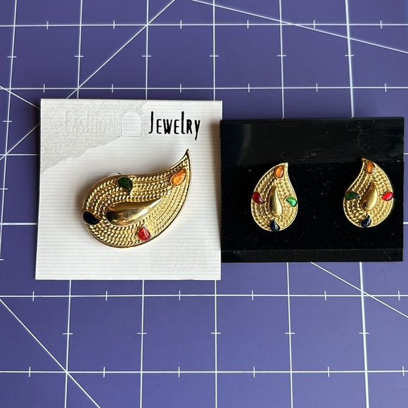 Avon brooch and matching earrings paisley shape enamel goldtone vintage set nice - Picture 4 of 14